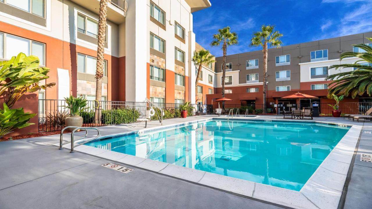 Holiday Inn Express Fremont - Milpitas Central By Ihg Exterior photo