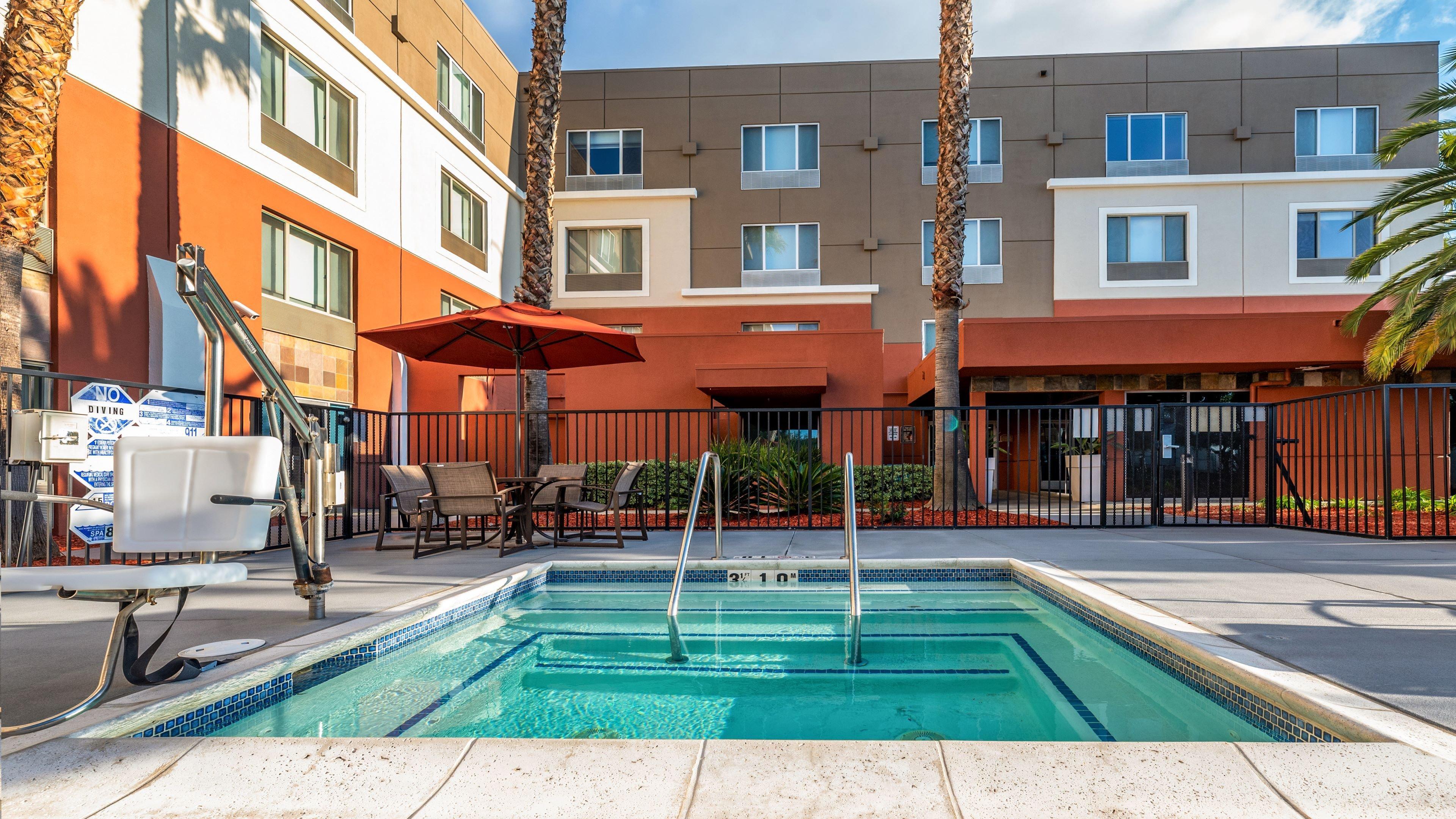 Holiday Inn Express Fremont - Milpitas Central By Ihg Exterior photo