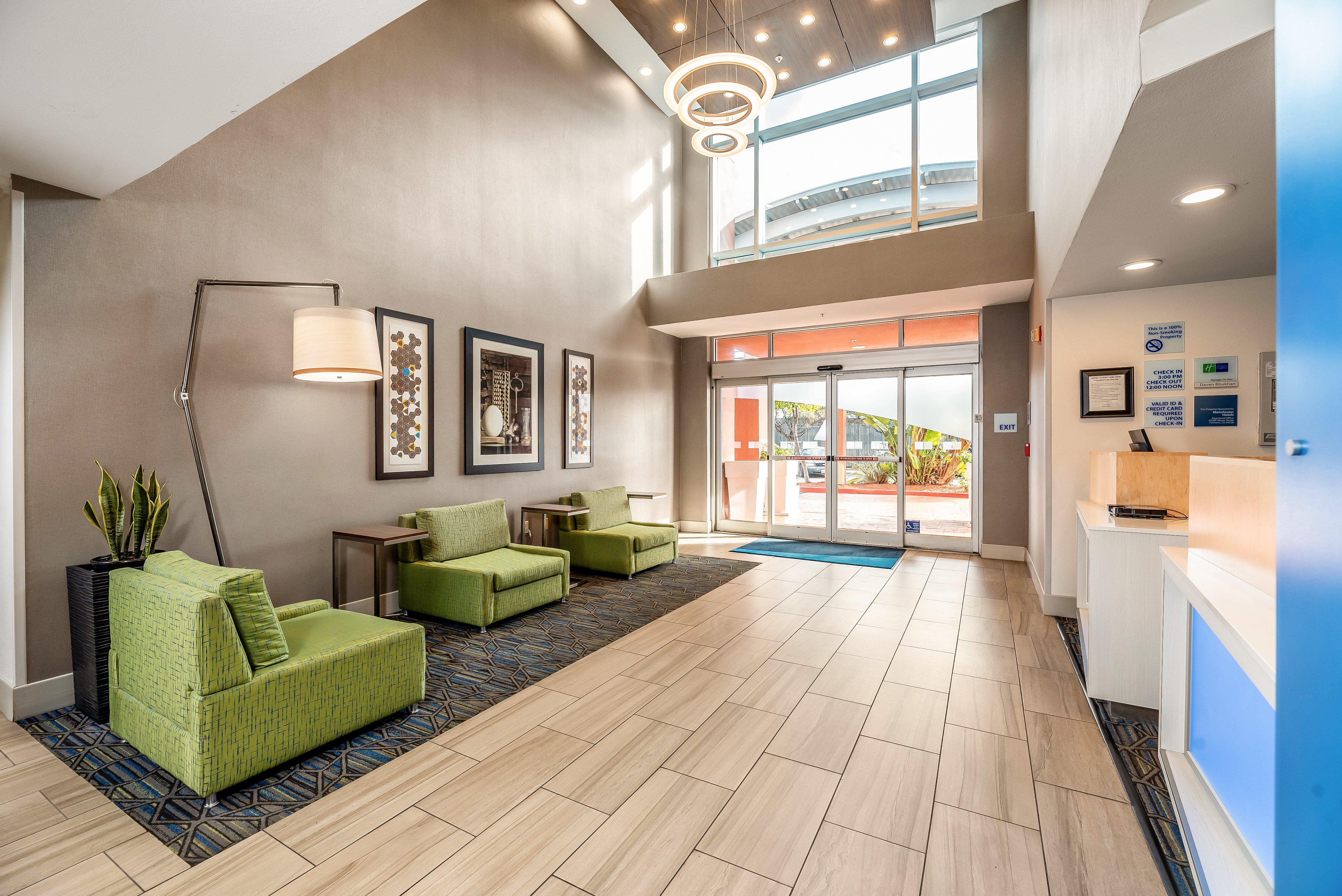 Holiday Inn Express Fremont - Milpitas Central By Ihg Exterior photo